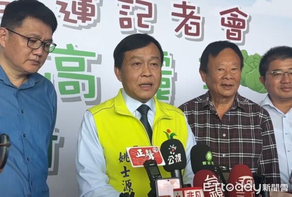 ▲農糧署輔導雲林高麗菜出口,今日進行封櫃儀式。(圖/記者游瓊華翻攝)