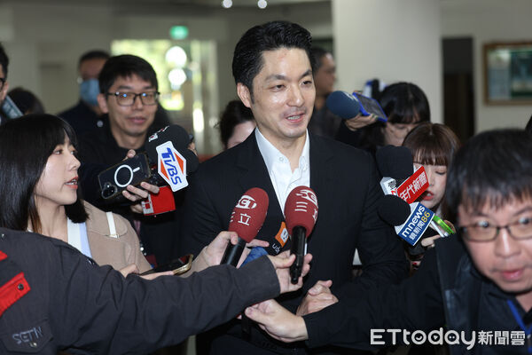 ▲台北市長蔣萬安出席議員就職三周年慈善活動。(圖/記者林敬旻攝)