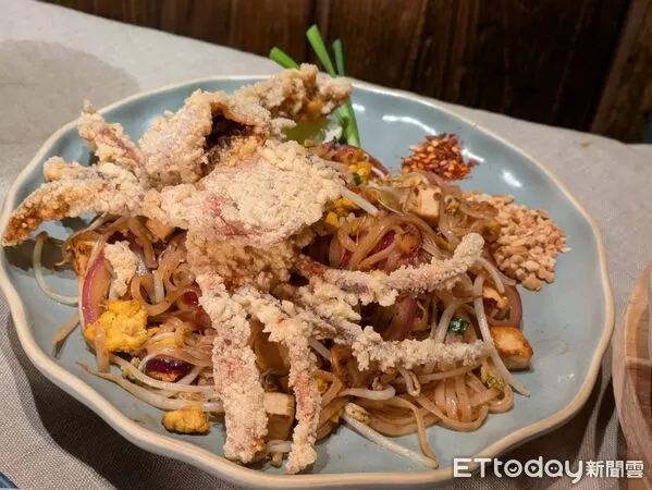 ▲帕泰家個人餐新增5款主菜 周二、五沙嗲加購只要50元。(圖/記者黃士原攝)