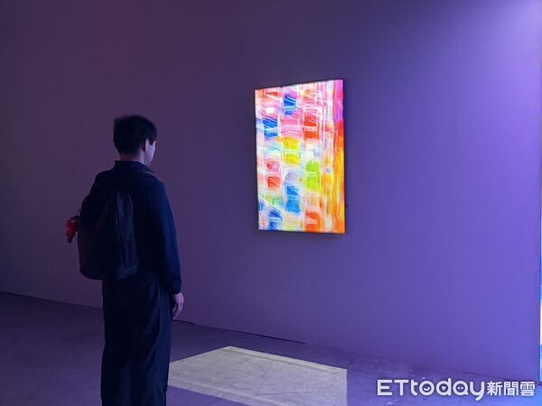 ▲▼科技藝術打造沈浸式體驗!《流光藝境》高雄駁二療癒開展。(圖/記者許宥孺攝)