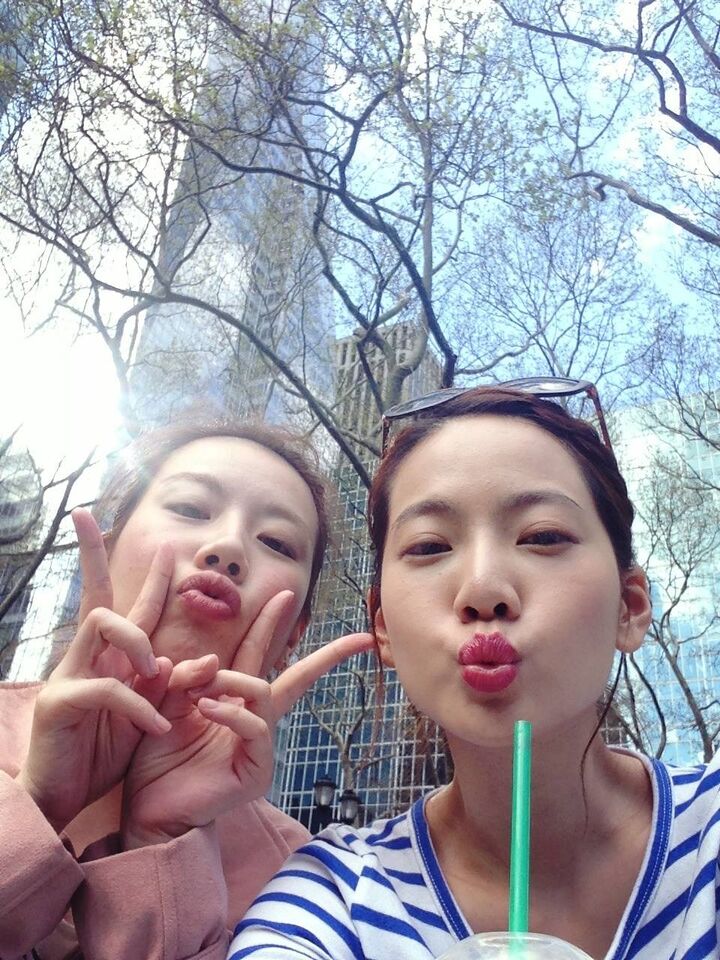 ▲▼曾之喬&姊姊。(圖/翻攝自Facebook/曾之喬)