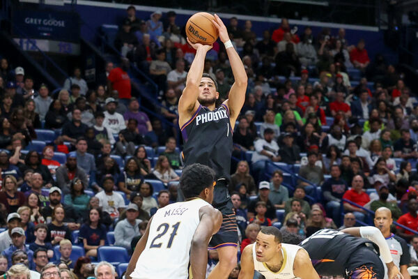 ▲太陽一哥布克全場攻下30分、9籃板及5助攻,其中有12分集中在最末節。(圖/達志影像/美聯社)