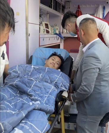 ▲▼陸網紅在非洲被綁架虐待 犯人竟然是「同行」。(圖/翻攝微博)