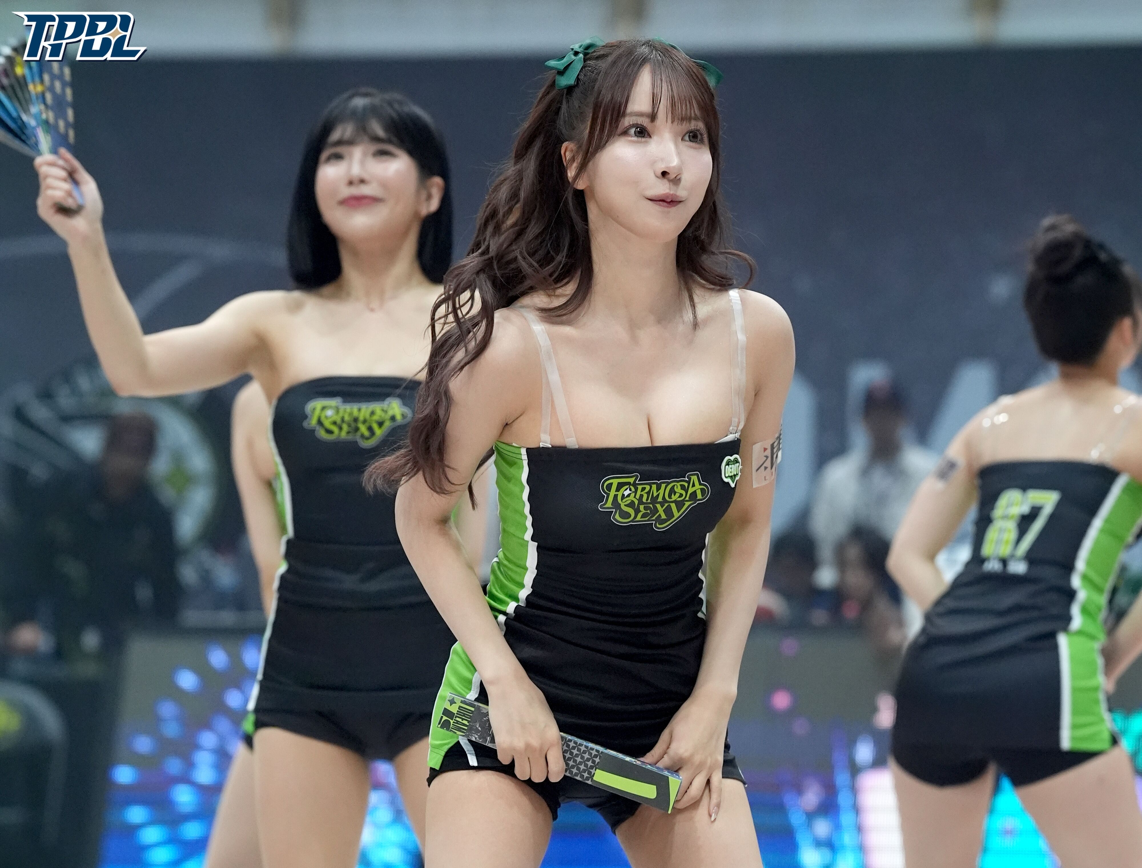 ▲日本人氣女神三上悠亞加盟福爾摩沙啦啦隊Formosa Sexy應援。(圖/TPBL提供)。