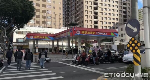 ▲▼ 加油站,文心崇德 。(圖/記者陳筱惠攝)