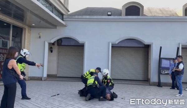 ▲▼仁武反恐 。(圖/記者陳宏瑞翻攝)