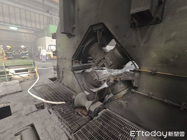 ▲柳營區科技工廠發生火警,員工依防火管理計畫啟動自衛消防編組,第一時間成功控制火勢。(記者林東良翻攝,下同)