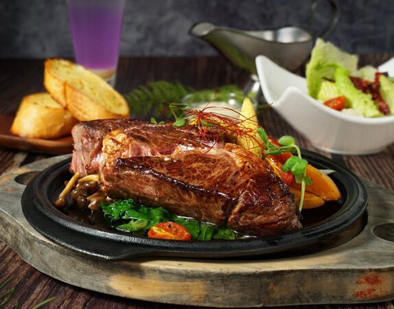 ▲基隆40年「華星牛排館」明年元旦暫時歇業。(圖/取自華星牛排館臉書)