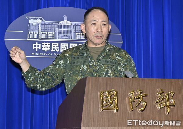 ▲國防部召開臨時記者會,情次室次長謝日升中將說明針對中共實彈軍演應處作為。(圖/記者李毓康攝)