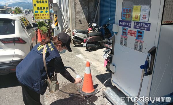 ▲台東全面查核加水站。(圖/記者楊晨東翻攝)