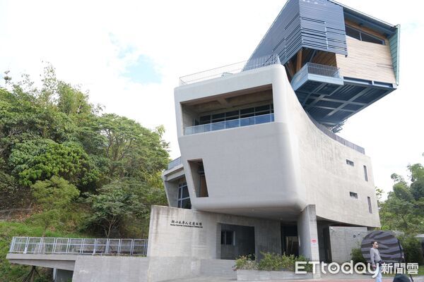 ▲雲林湖山水庫人文遺址館外觀特色十足,是雲林縣重要文化新地標。(圖/記者游瓊華翻攝)