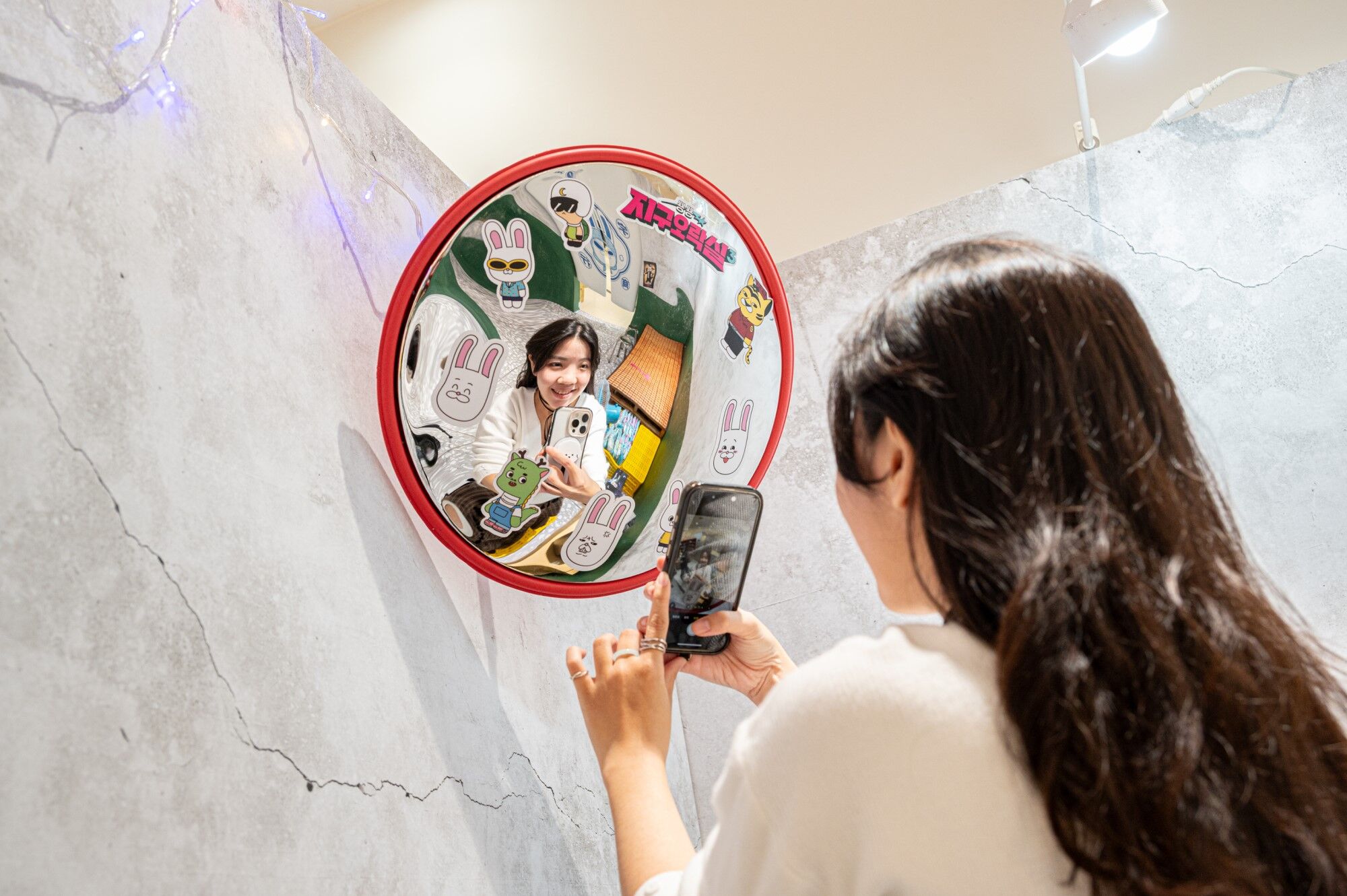 ▲夢時代宇宙商行快閃店。(圖/業者提供)