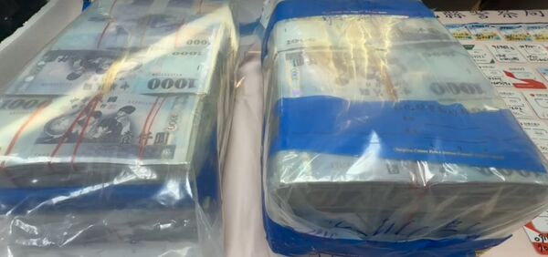 ▲員林警分局破獲史上最大毒品咖啡包。(圖/警方提供)