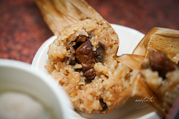 ▲▼圓光排肉餐盒。(圖/部落客水晶安蹄不務正業過生活授權提供)