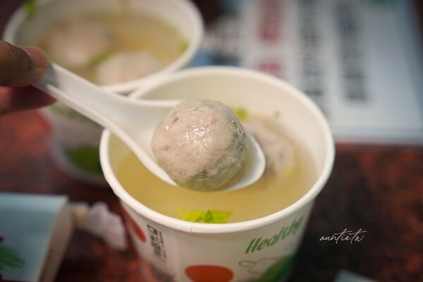 ▲▼圓光排肉餐盒。(圖/部落客水晶安蹄不務正業過生活授權提供)