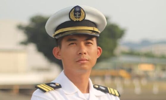 ▼海軍承德艦副艦長石明軒中校曾獲國軍楷模,如今卻踢爆辱罵下屬。(圖/翻攝自Facebook/中華民國海軍)