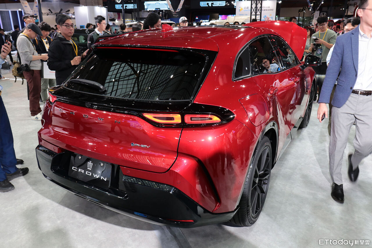 ▲台北車展/TOYOTA「第6代RAV4」現身!最新精品級電動車開價127萬。(圖/記者張慶輝攝)