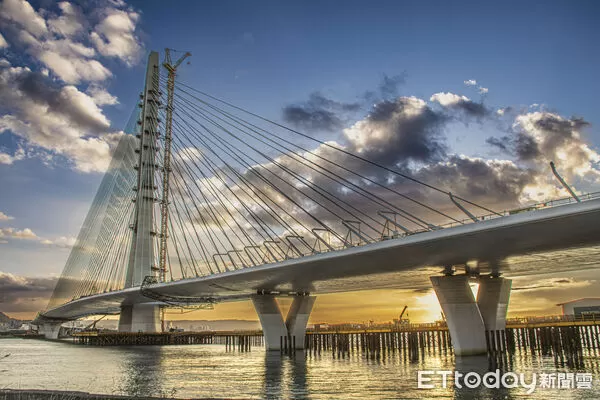 ▲▼淡江大橋。(圖/公路局提供)