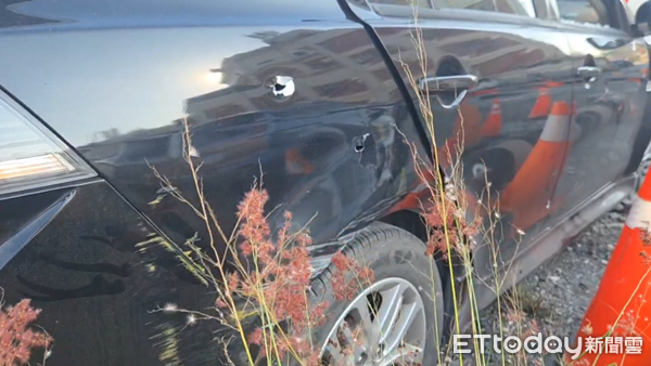 ▲▼槍砲男拒捕開車衝撞,員警開40多槍逮人。(圖/民眾提供)