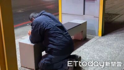 快訊／跨年夜悲劇！貨車撞斃男騎士　駕駛無助跪地：開很慢了