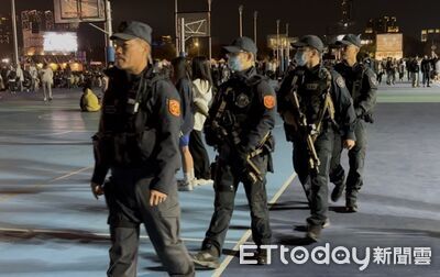 台中跨年晚會湧近10萬觀眾！中警派往年2倍警力維安　