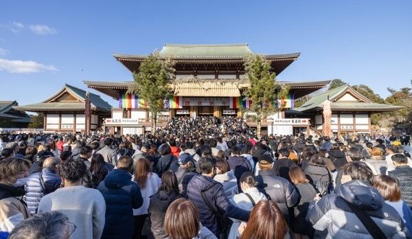 ▲▼成田山新勝寺新年參拜盛況。(圖/成田山新勝寺官方Instagram提供)