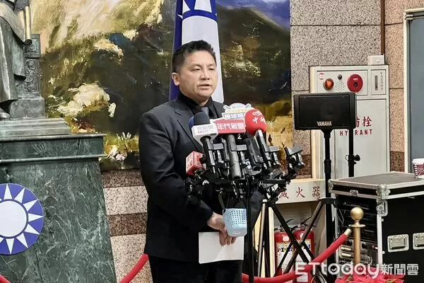 ▲▼國民黨文傳會主委吳宗憲受訪。(圖/記者鄭佩玟攝)