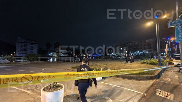 ▲▼高雄跨年夜槍響!現場拉封鎖線採證中。(圖/記者吳奕靖攝)