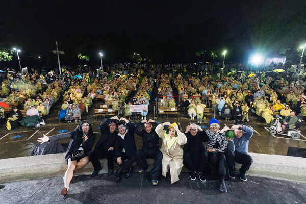 ▲楊貴媚、李康生、導演蔡明亮出席《愛情萬歲》「大安森林一邊哭一邊跨年」活動。(圖/國家影視聽中心提供)