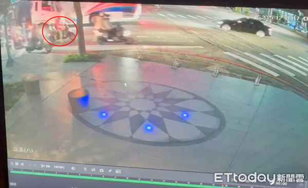 ▲▼又是內輪差惹禍!機車3貼遭死劫,2孫叫不醒阿嬤 。(圖/民眾提供,下同)