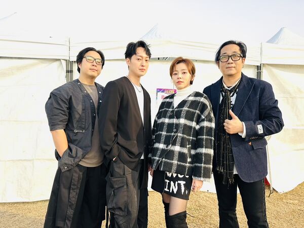 ▲王瞳所屬的「霸氣樂團」到雲林參加跨年晚會。(圖/民視提供)