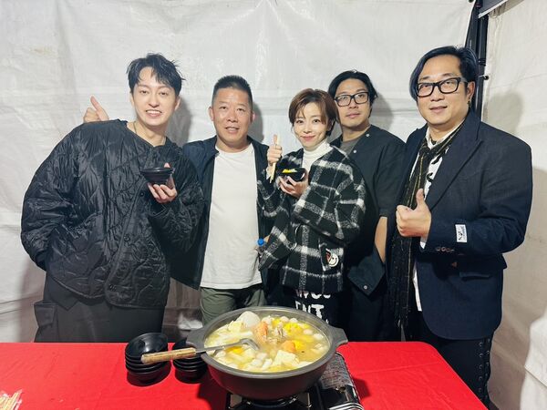 ▲王瞳所屬的「霸氣樂團」到雲林參加跨年晚會。(圖/民視提供)