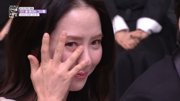 ▲宋智孝感動拭淚。(圖/翻攝自SBS YouTube)