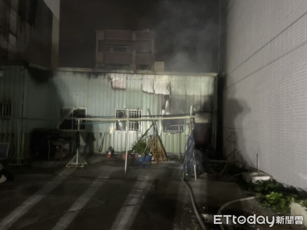 ▲大社區文化路鐵皮屋火警,釀成一死一傷,夫妻天人永隔 。(圖/記者吳奕靖翻攝)