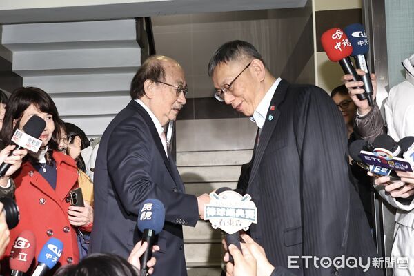 ▲▼ 柯文哲與柯建銘會面 。(圖/記者徐文彬攝)