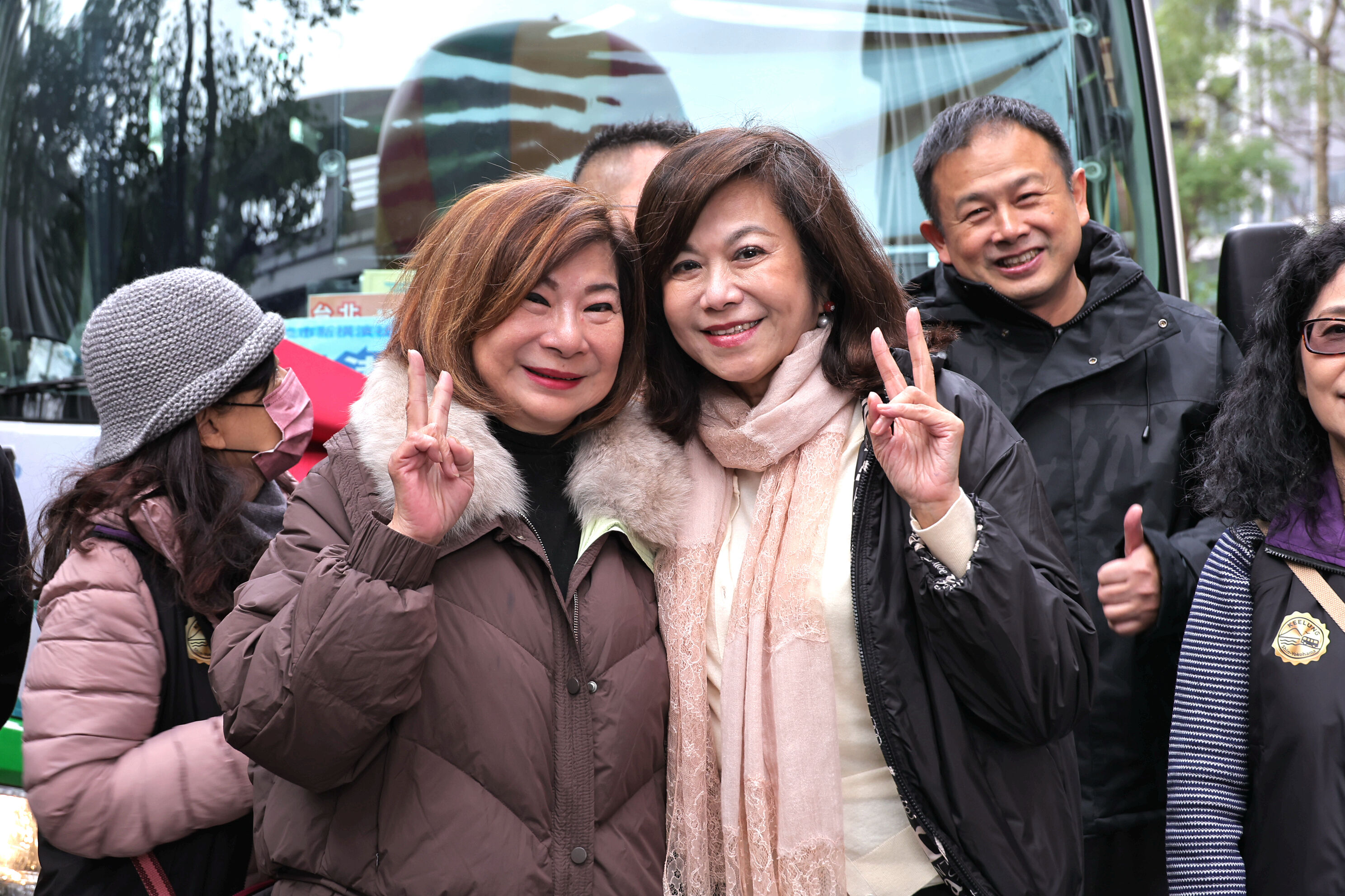 ▲基隆新橫濱社區接駁車雙線通車。(圖/記者郭世賢翻攝)