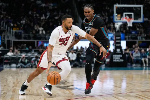 ▲熱火鮑威爾、活塞康寧漢。(圖/達志影像/美聯社)