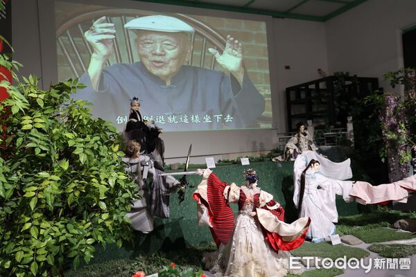 ▲《傳藝之魂:黃海岱與戲偶之道》特展揭幕,見證布袋戲文化傳承的重要時刻。(圖/記者游瓊華翻攝)
