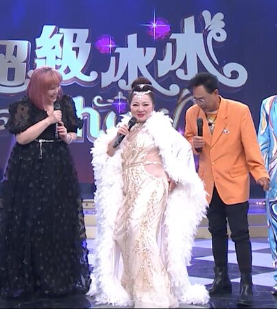 ▲邢峰(左)與高群搭檔重現秀場風華。(圖/民視提供)