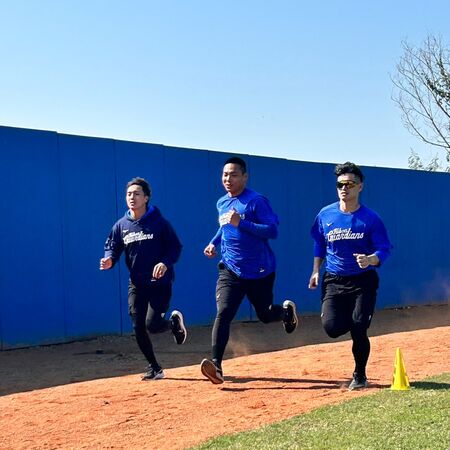 ▲富邦悍將開訓了!。(圖/悍將球團)