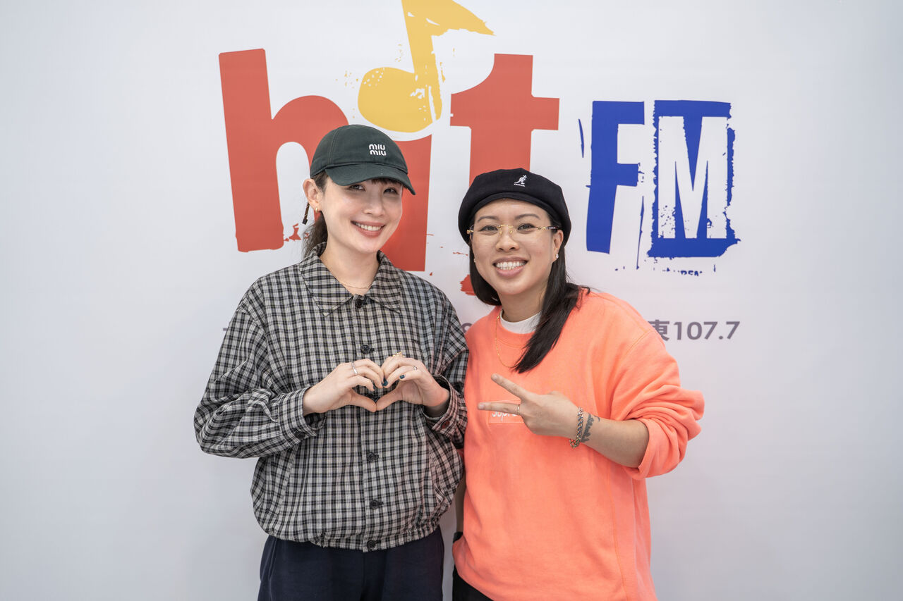 ▲▼葛仲珊接受魏如萱訪問。(圖/Hit Fm聯播網提供)