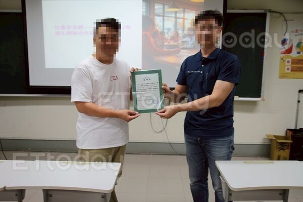 ▲▼何建忠性侵少女前2個月,曾到大學以「社會安全網」為題進行演講。(圖/記者許宥孺翻攝)