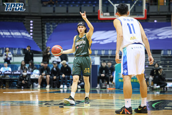 ▲雲豹高錦瑋、王皓吉,海神于煥亞、朱永弘。(圖/TPBL提供)