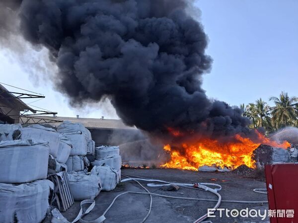 ▲▼屏東縣麟洛鄉今(4)日發生一起火警。(圖/記者陳崑福翻攝)