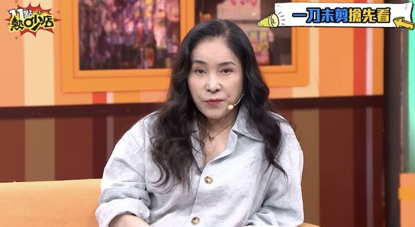 ▲▼李亞萍近期氣色不錯,頻上綜藝節目。(圖/翻攝自YouTube/11點熱吵店)