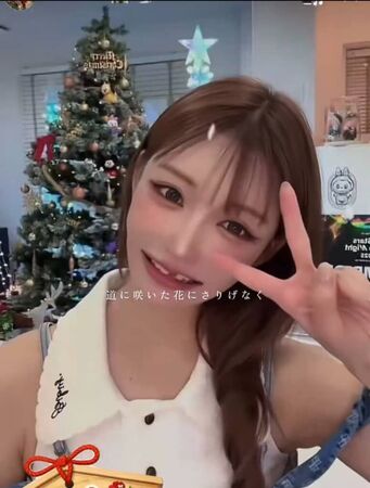 ▲明日花綺羅斷牙。(圖/翻攝自明日花綺羅IG)