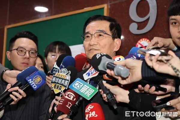 ▲海委會副主委兼海巡署署長張忠龍5日到立法院財委會專報並於會前受訪。(圖/記者徐文彬攝)