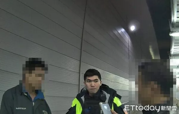 ▲越南籍2名失聯移工,見警盤查生氣暴走。(圖/桃園警分局提供)