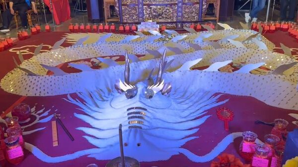 ▲彰化溪湖建醮奉天宮出現一名來自捷克法師。(圖/廟方提供)