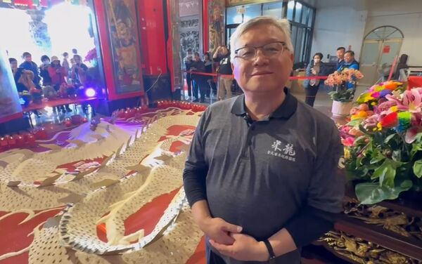 ▲彰化溪湖建醮奉天宮出現一名來自捷克法師。(圖/廟方提供)